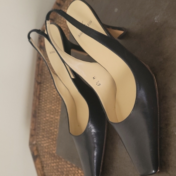 Anne Klein Navy color 6 1/2 M - Picture 2 of 5